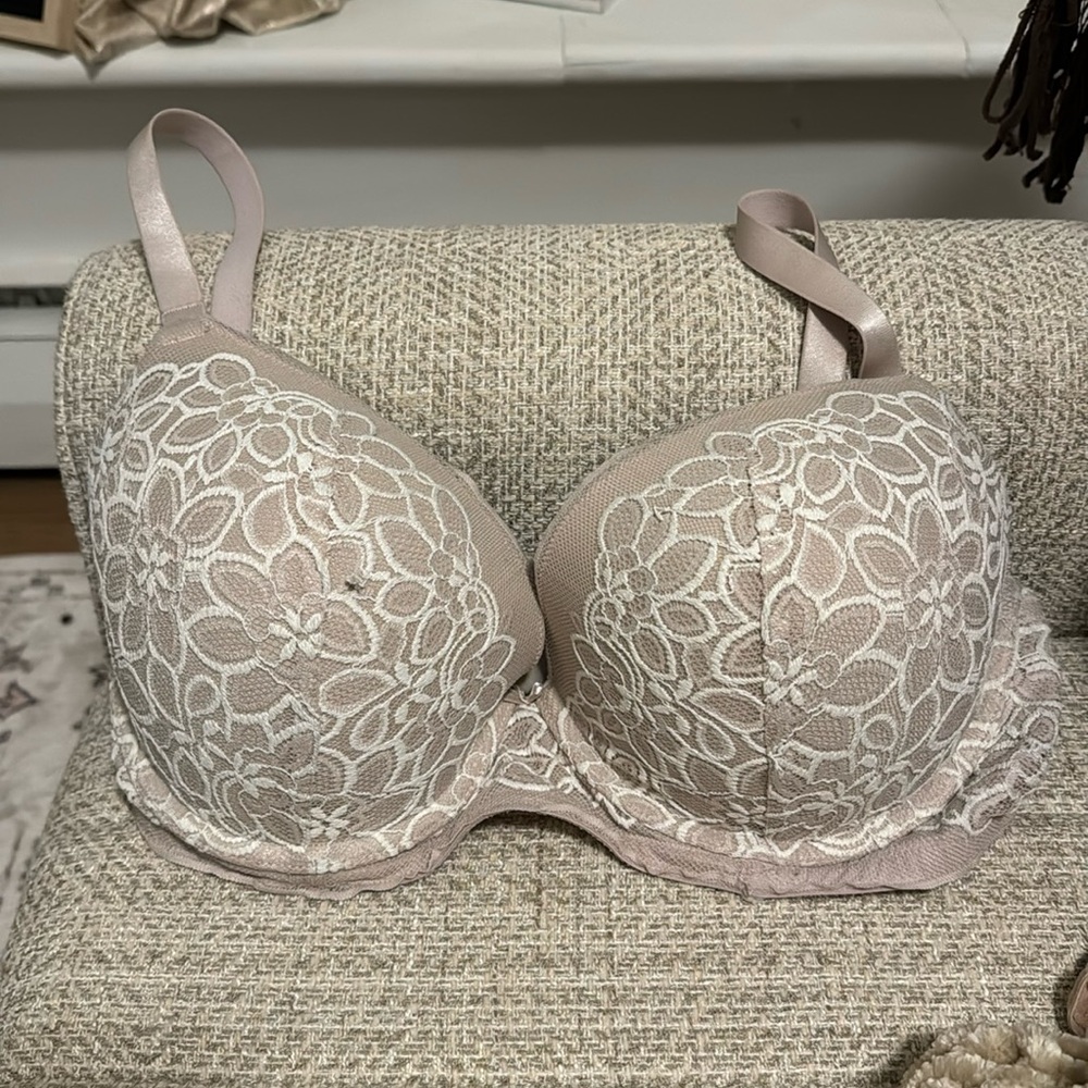Very pretty bra from Aerie size 38 DD